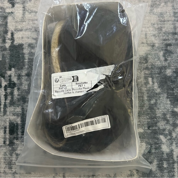 Medium Length Straight Wig Brown With Blonde Money Pieces (Gently Used) - Picture 3 of 3